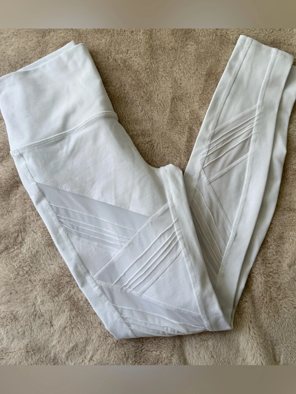 NWT ALO Ultimate High-Waist Legging White Size M